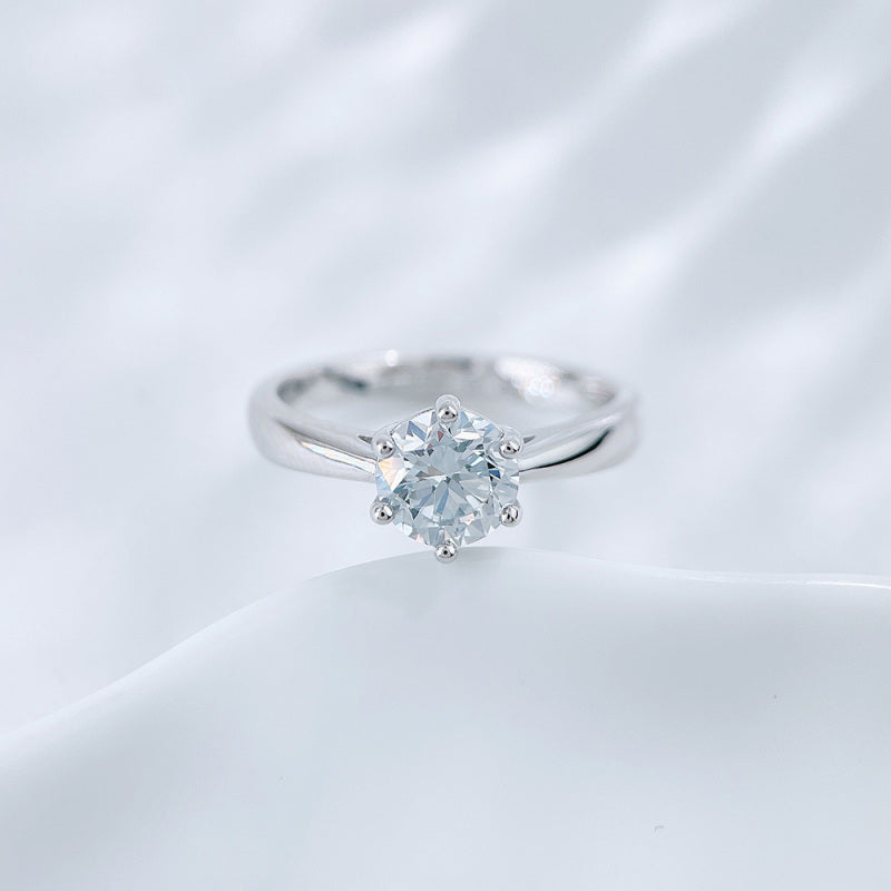 Round brilliant lab grown diamond solitaire ring in sterling silver by Lune Diamond