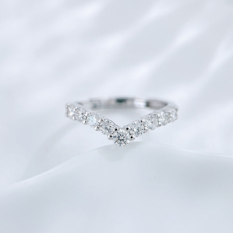 Lab grown diamond chevron ring in sterling silver by Lune Diamond