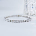 Lab grown diamond tennis bracelet by Lune Diamond