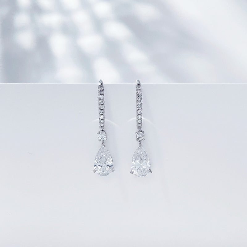 Pear cut lab grown diamond drop earrings by Lune Diamond
