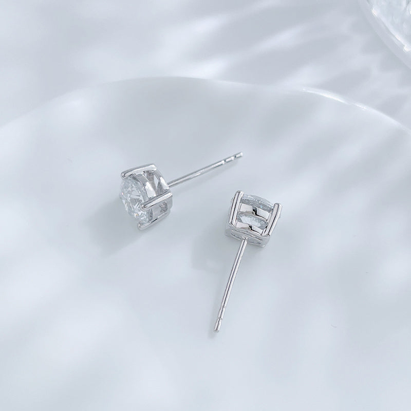 Round Brilliant Diamond Stud Earrings