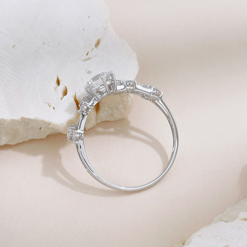 Vintage Round Diamond Cluster Halo Ring